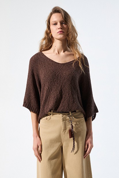 V sweater with 3/4 sleeves