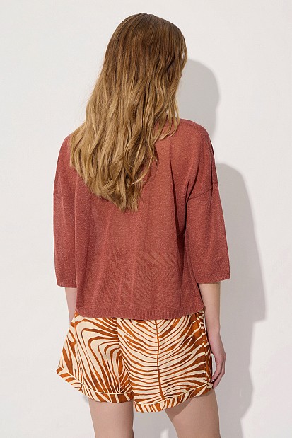 Sweater with 3/4 sleeves and collar