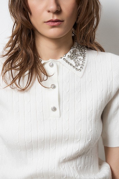 Short sleeves sweater with rhinestones