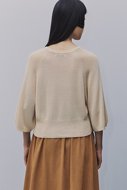 Sweater with 3/4 sleeves