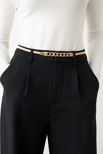 Thin elasticated belt