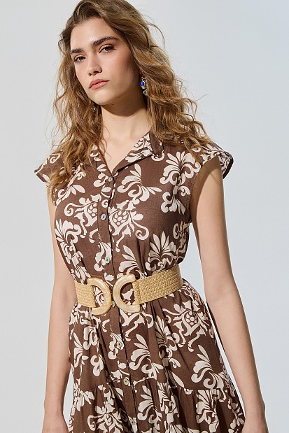 Wide belt with weave