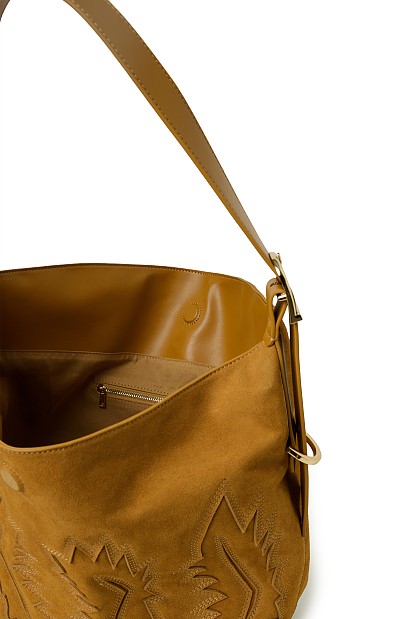Bolso de ante con relieves