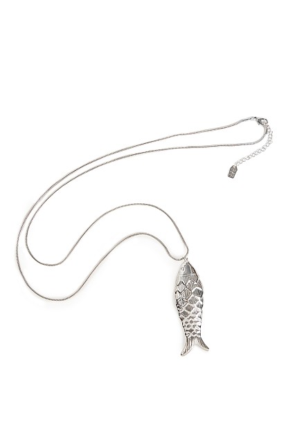 Fish-shapped hanging necklace