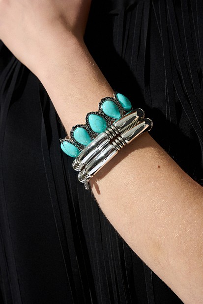 Thick bracelet with stones