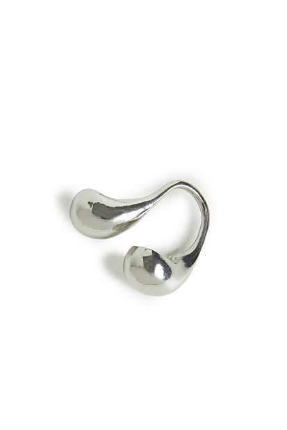 Geometric shaped ring