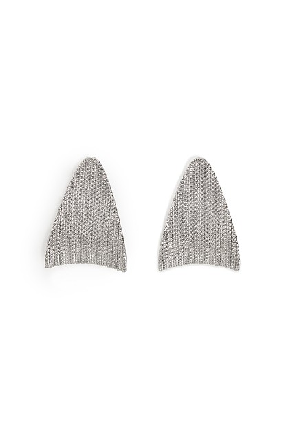Embossed texture earrings with hear-shape closure