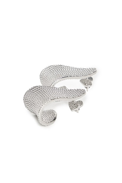Embossed texture earrings with hear-shape closure