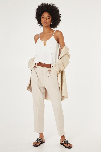 Highwaisted trousers with belt