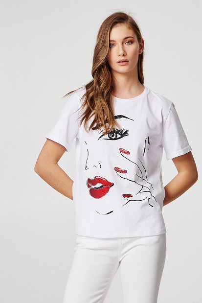 T-shirt with face print