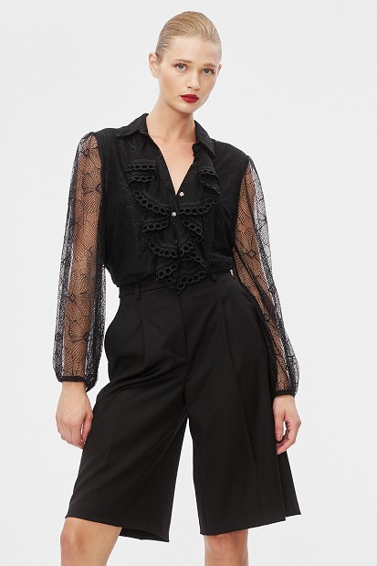 Shirt with lace and frills