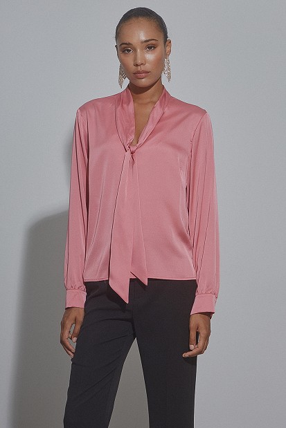 Satin shirt with tie on the neck