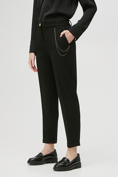 Tapered trousers
