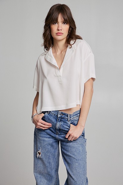Shortsleeve blouse with collar