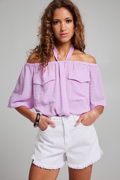 Off-shoulder in shirt style blouse