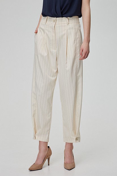 Striped trousers with pleats