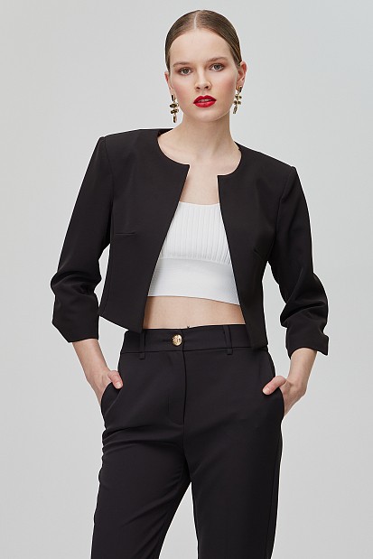 Crop blazer with 3/4 length sleeves