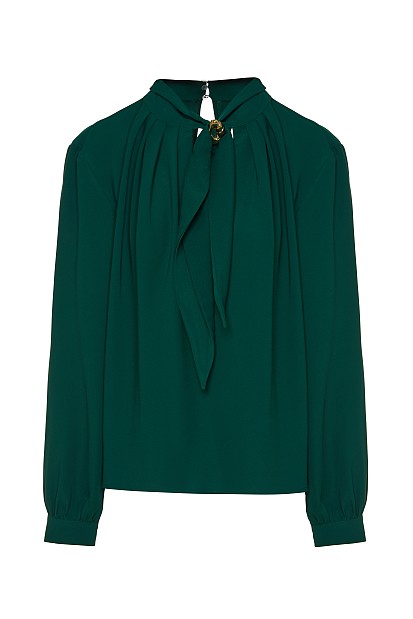 Blouse with long sleeves and jewelry