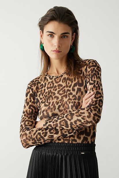 Animal print blouse with long sleeves