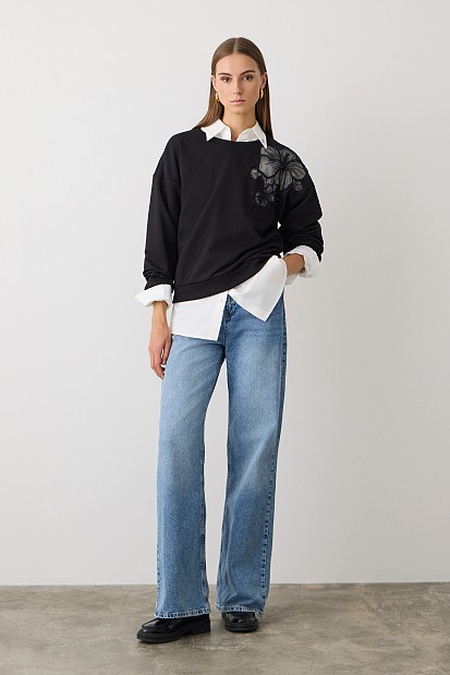 Sweatshirt with motive