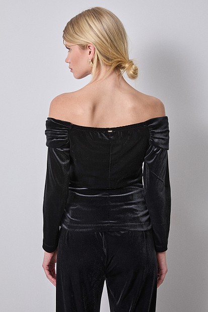 Βελούδινη  μπλούζα με έξω ώμους