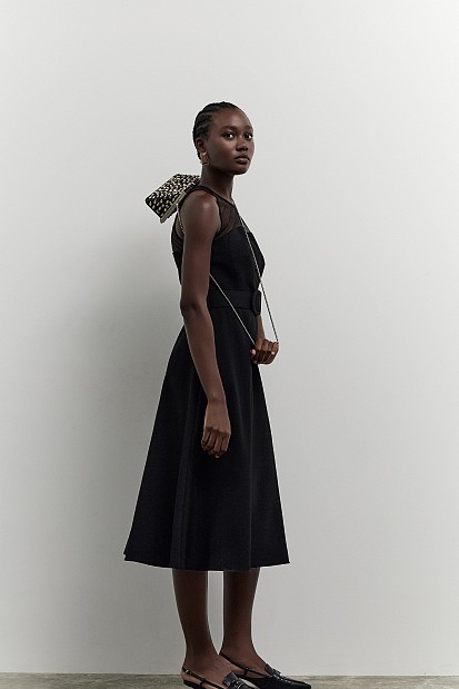 Μίντι αμάνικο φόρεμα με ζώνη