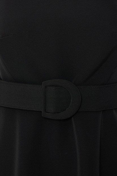 Μίντι αμάνικο φόρεμα με ζώνη