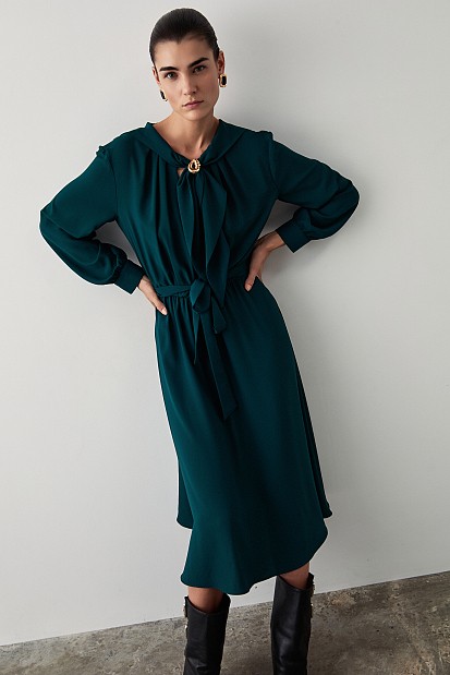 Μίντι μακρυμάνικο φόρεμα με κόσμημα