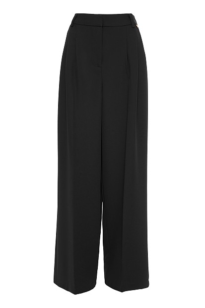 Pants with pleats and elasticated waist