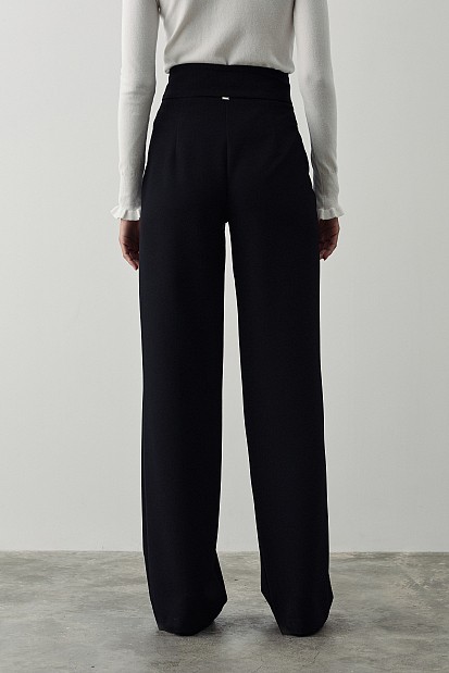 Ψηλόμεσο παντελόνι με κουμπιά κόσμημα