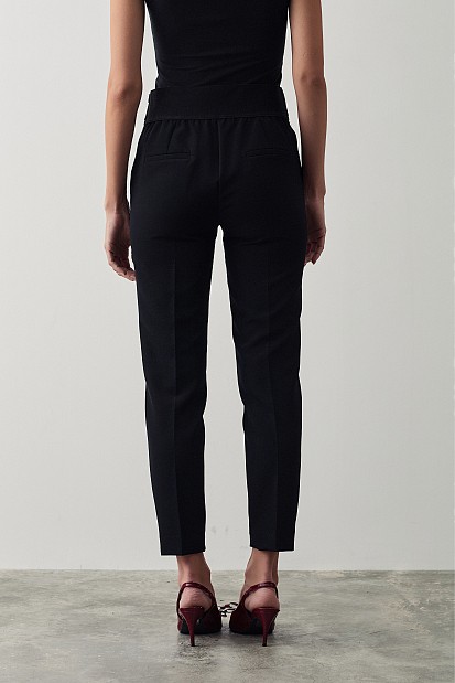 Παντελόνι με ελαστική μέση