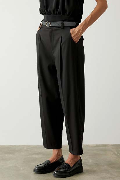 Barrel trousers with belt