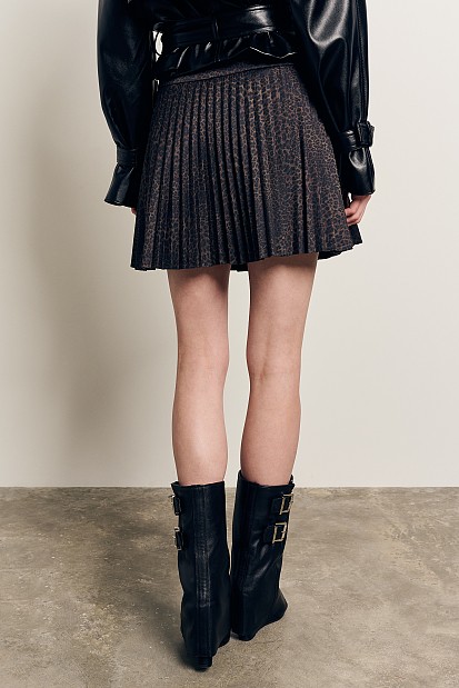 Mini pleated leopard skirt