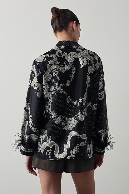 Printed shirt with feathers