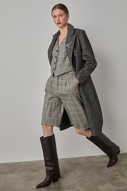 Plaid bermudas with pleats