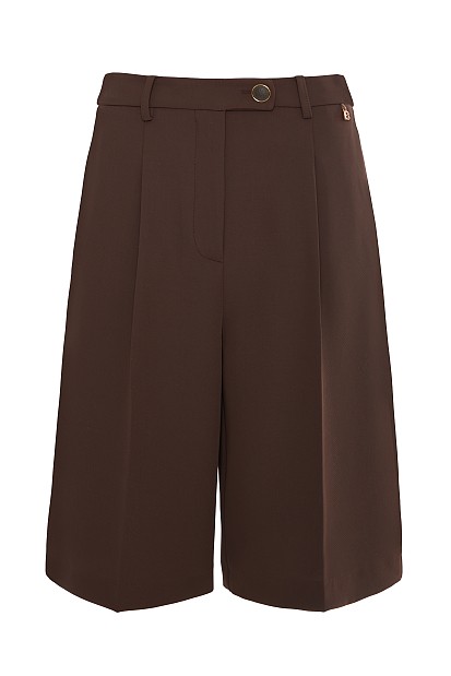 Bermuda shorts with pleat