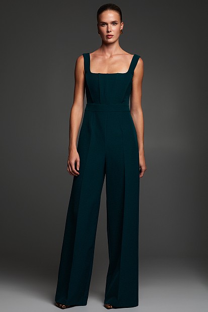 Ολόσωμη φόρμα με κορσέ και ίσια γραμμή