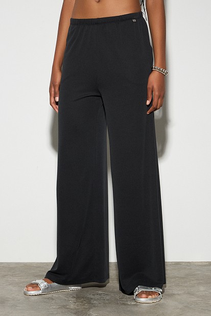 Pants with elasticated waist