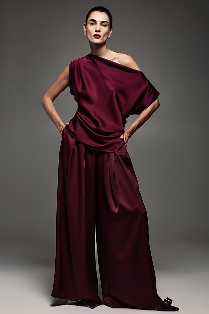 Satin blouse with one shoulder - Gold label