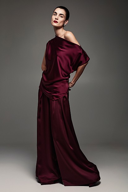 Satin blouse with one shoulder - Gold label