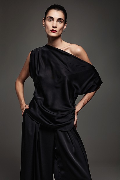 Satin blouse with one shoulder - Gold label