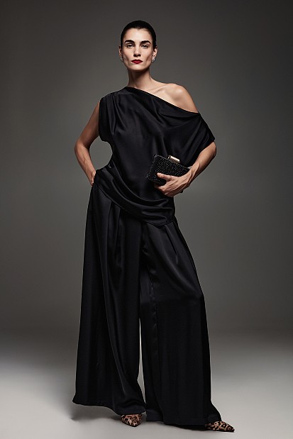 Satin blouse with one shoulder - Gold label