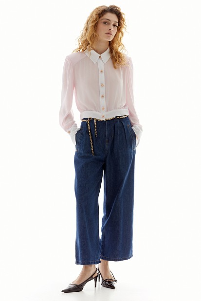 Cropped blouse with buttons