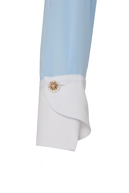 Cropped blouse with buttons