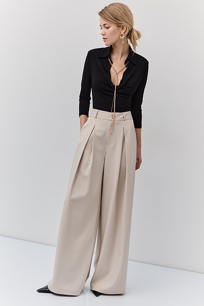 Draped blouse with chain