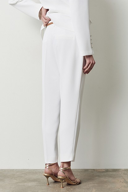 Cropped trousers with detachable belt