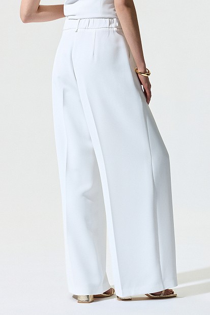 Crepe trousers with pleats