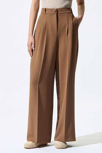 Crepe trousers with pleats