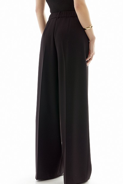 Crepe trousers with pleats