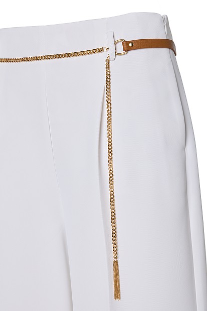 Crepe Bermuda shorts with pleats
